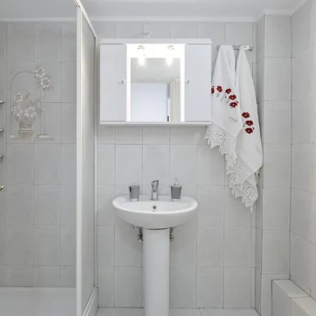 別荘 Akakia Vívlos